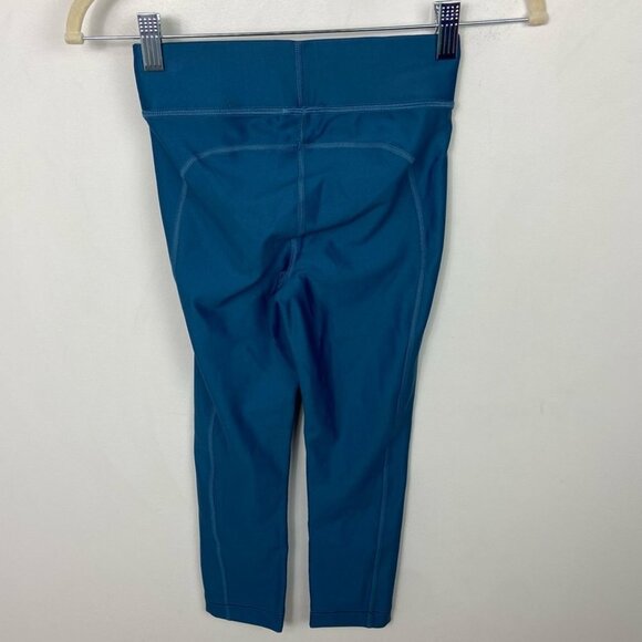 Under Armour HeatGear Printed Capri Leggings Blue Size XS Yoga Run Fitness Pant - Picture 4 of 7